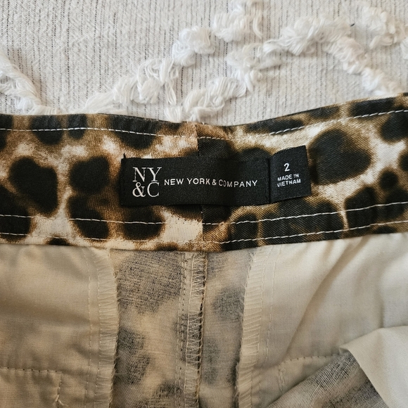 NY&C Mini Cheetah Shorts Size 2 - Picture 3 of 9